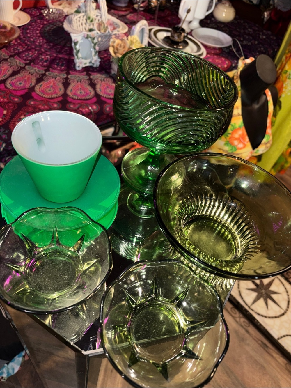 Green Glass Bundle of 6 Pieces Candy Nut Snack Dish and Color Change Mug - Picture 1 of 4